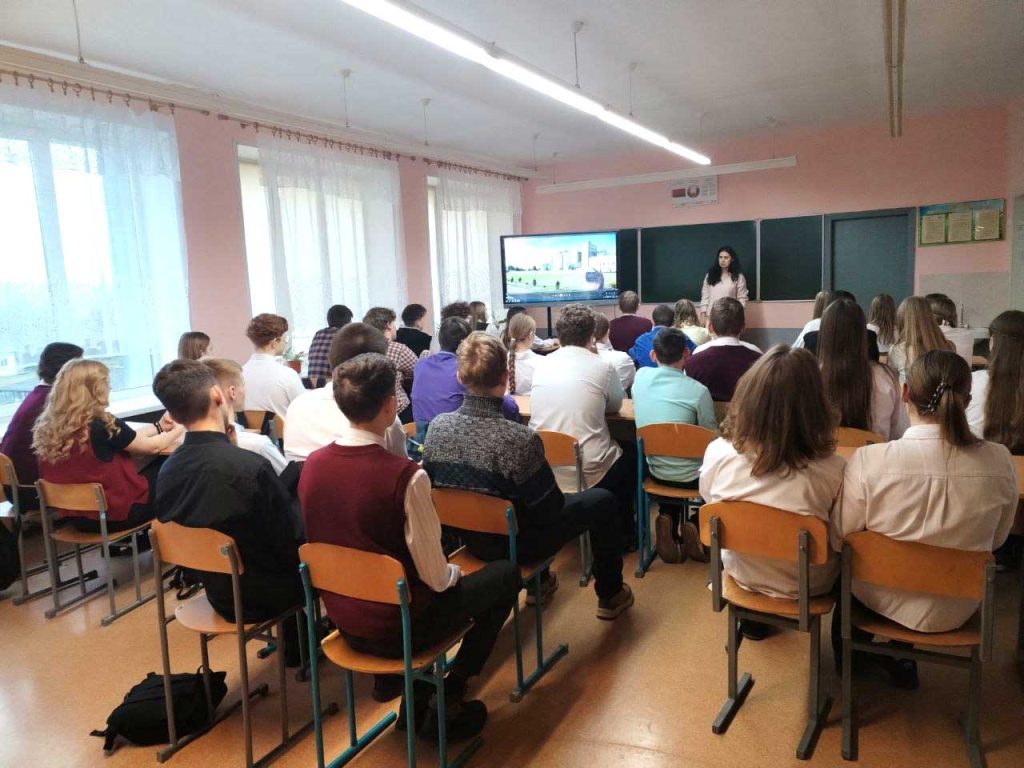 Климовичским школьникам рассказали о востребованных на КХП профессиях