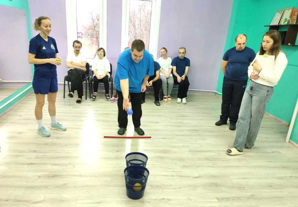 Как посетители Климовичского РЦСОН приобщались к здоровому образу жизни