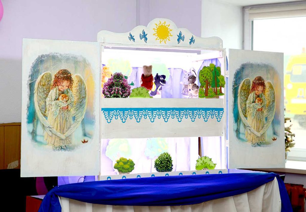 Концертно-игровую программу «Подарим праздник детям» провели в Климовичах