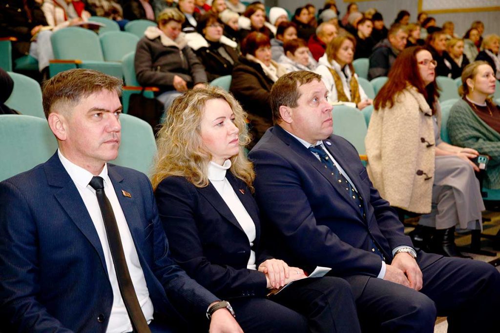 Теория и практика для животноводов: семинар-учеба в Климовичском аграрном колледже