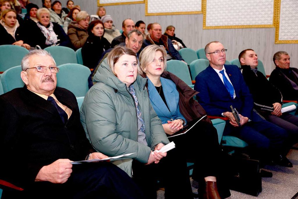 Теория и практика для животноводов: семинар-учеба в Климовичском аграрном колледже