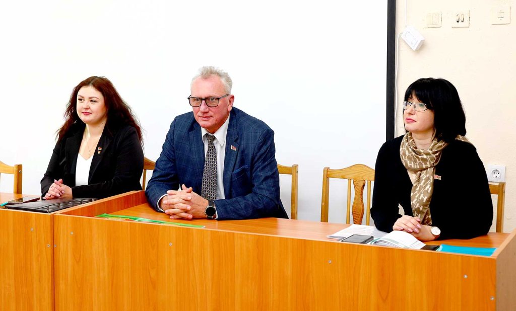 Делегат ВНС Василий Захаренко встретился с учащимися Климовичского аграрного колледжа