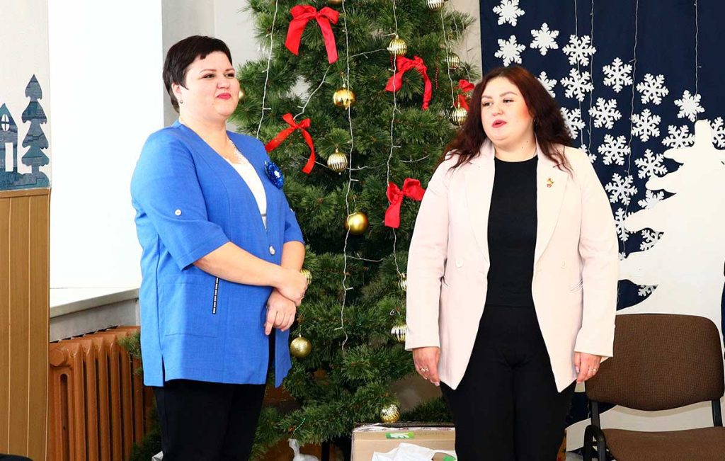 Акция «Наши дети» в Климовичах: праздник для детей и подарки от руководства района