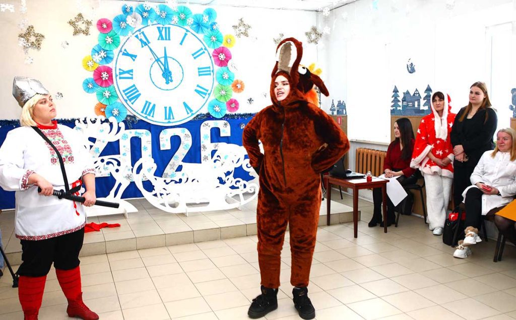 Акция «Наши дети» в Климовичах: праздник для детей и подарки от руководства района