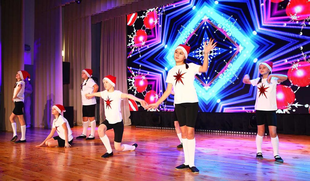 Акция «Наши дети» в Климовичах: праздник для детей и подарки от руководства района