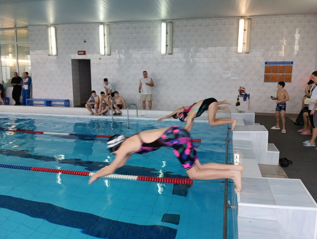 Стали известны победители первенства Климовичей по плаванию