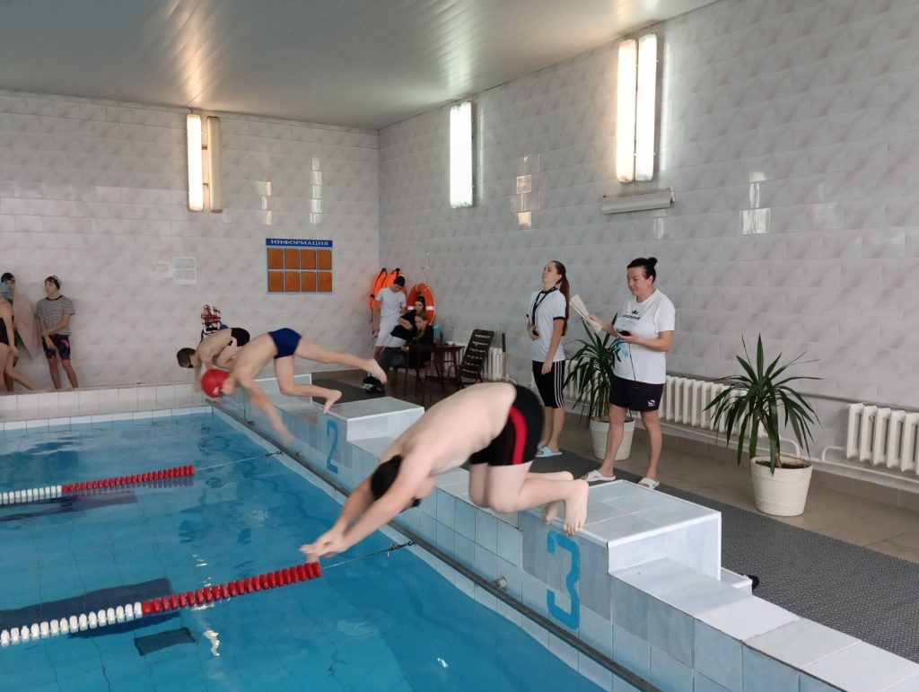 Стали известны победители первенства Климовичей по плаванию