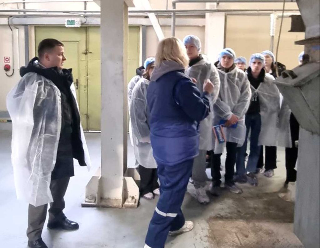 Климовичские школьники посетили сельхозпредприятия Могилевского района