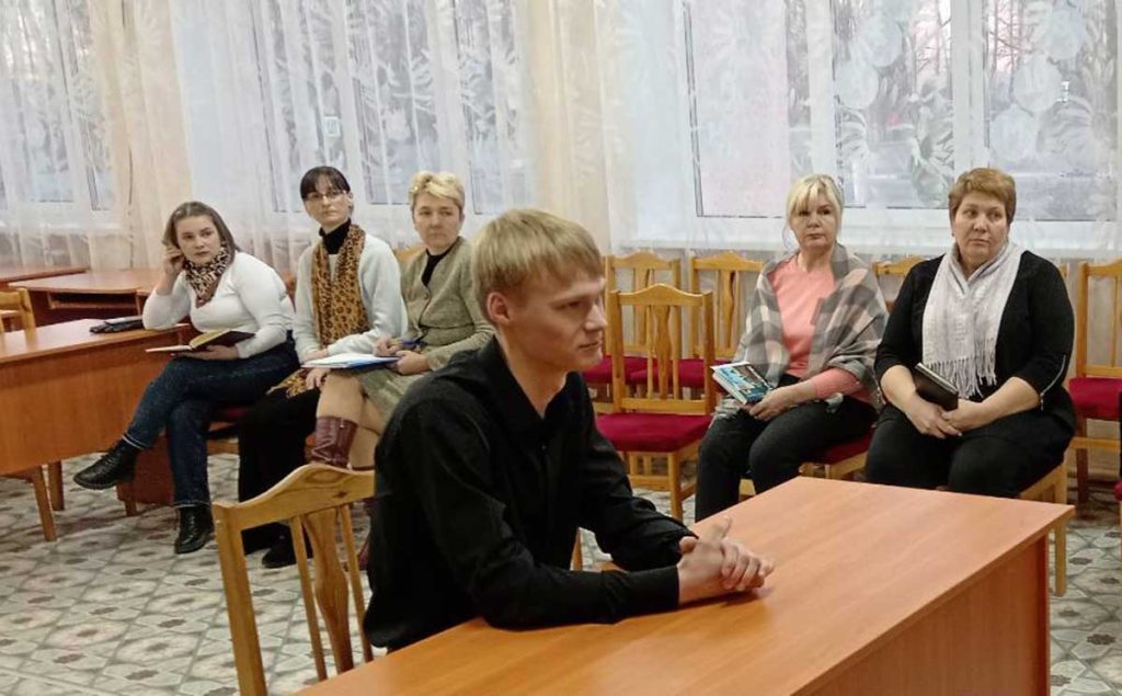 Около 40 выпускников Климовичского аграрного колледжа прошли распределение