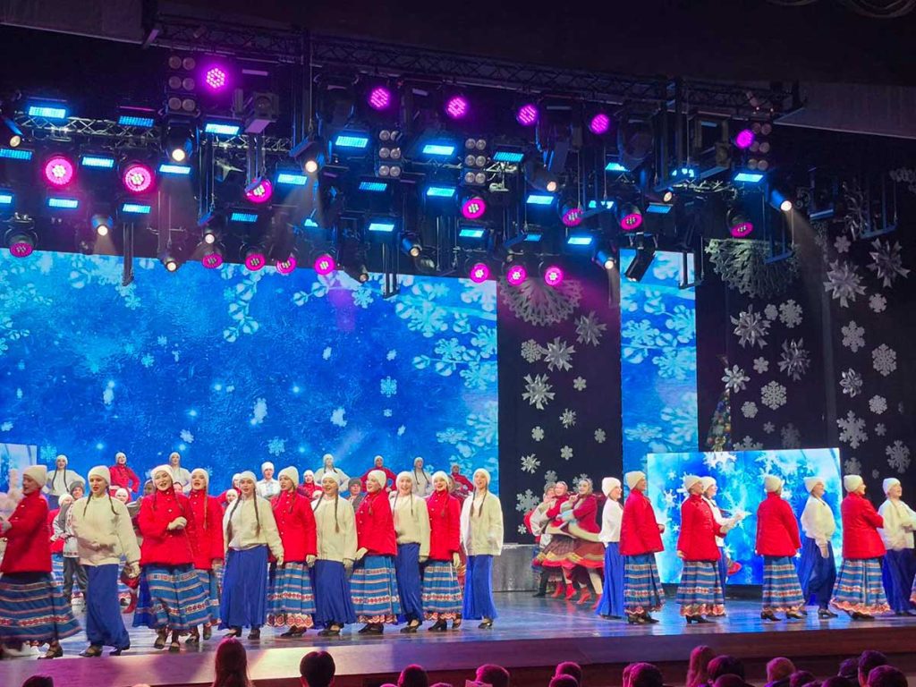 Юные климовчане побывали на губернаторской елке в Могилеве