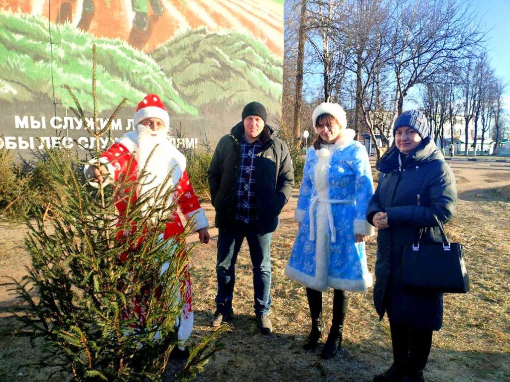 Елочные базары стартовали на Климовщине