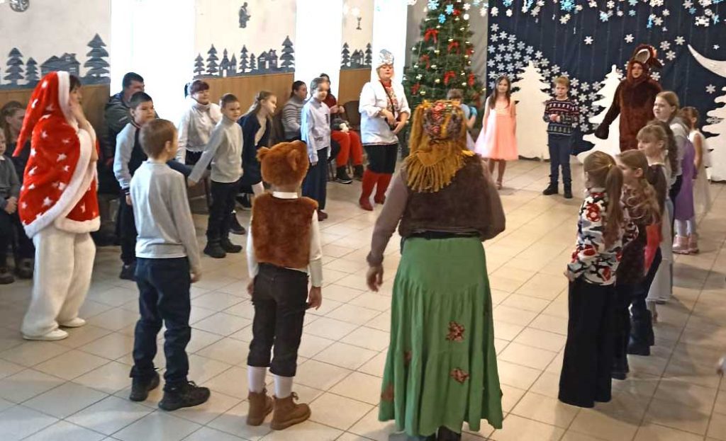 В Климовичах организовали утренник для детей работников сферы АПК