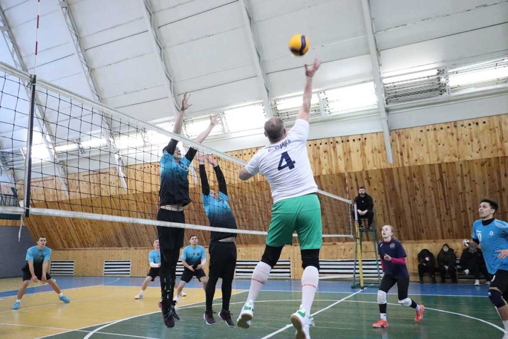 Климовчане взяли бронзу на Рождественском турнире по волейболу в Чаусах