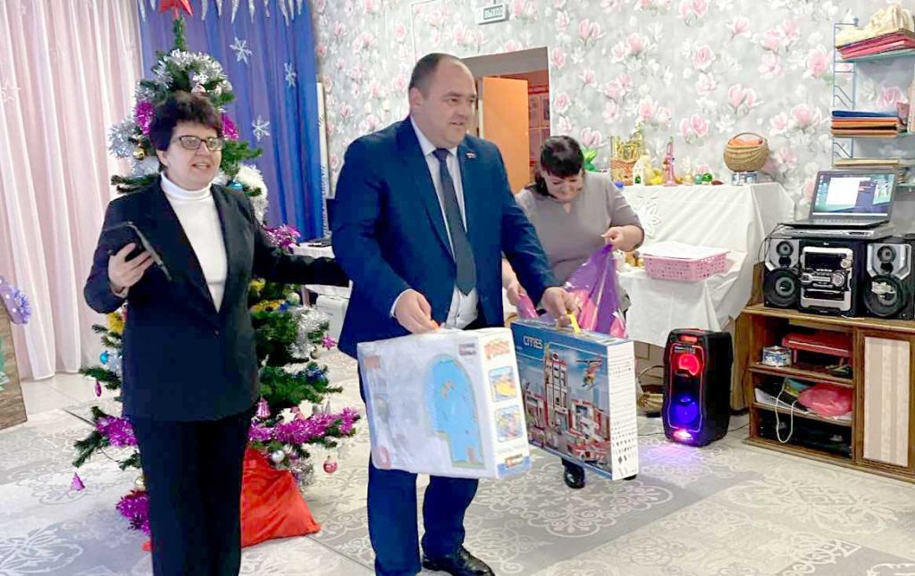 Новогодняя благотворительность: климовчане поддержали акцию “Наши дети”