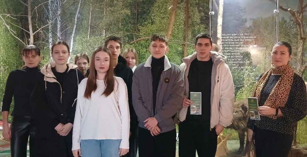 Учащиеся СШ № 4 открыли мир лесных профессий в Климовичском лесхозе