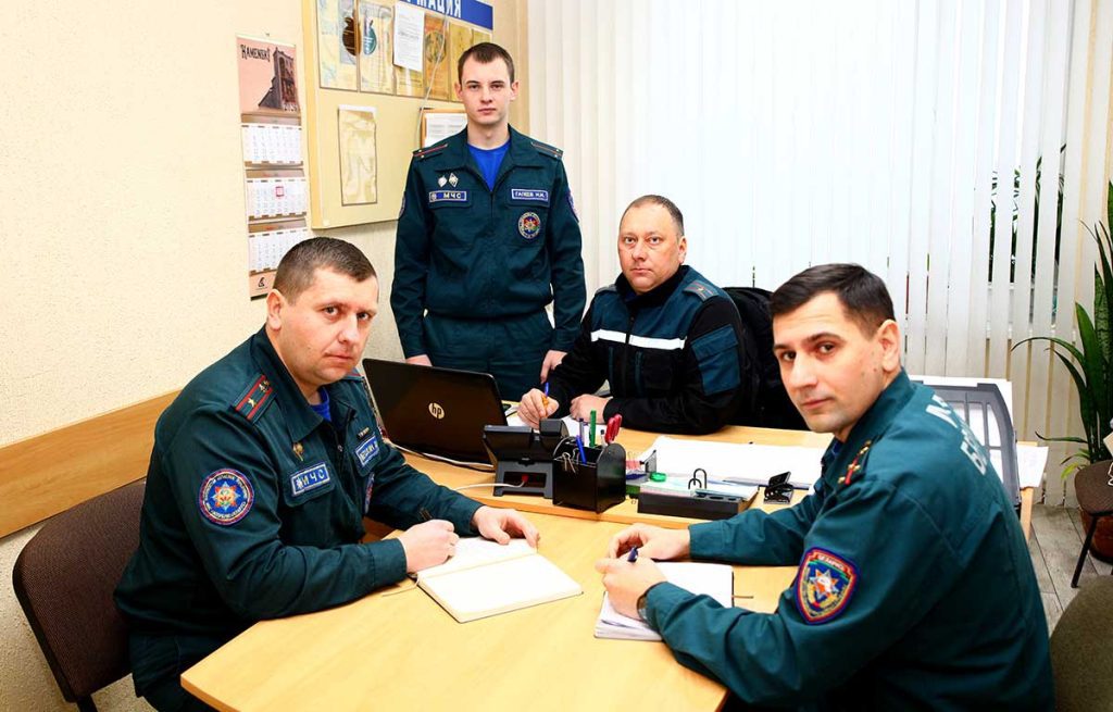 Профессия — спасатель: как отмечают праздник и чем живут огнеборцы в Климовичском районе