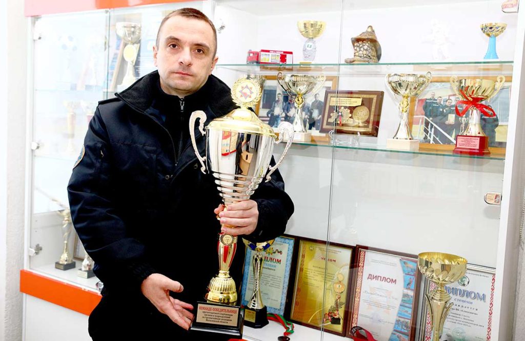 Профессия — спасатель: как отмечают праздник и чем живут огнеборцы в Климовичском районе