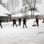 Снежный циклон испытывает климовчан на прочность