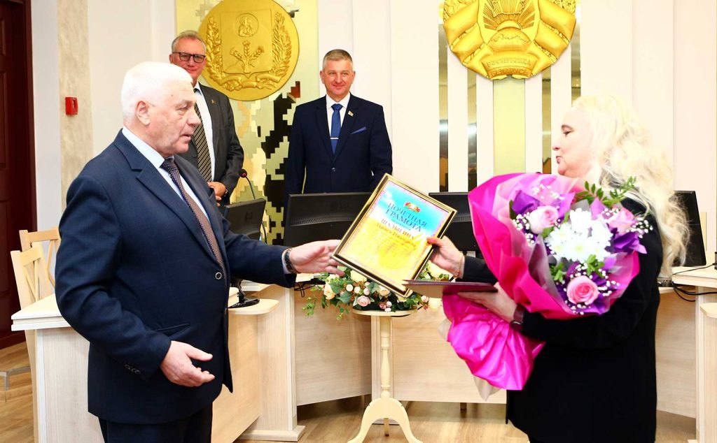 Климовчанке Ларисе Шалыгиной вручили Благодарственное письмо