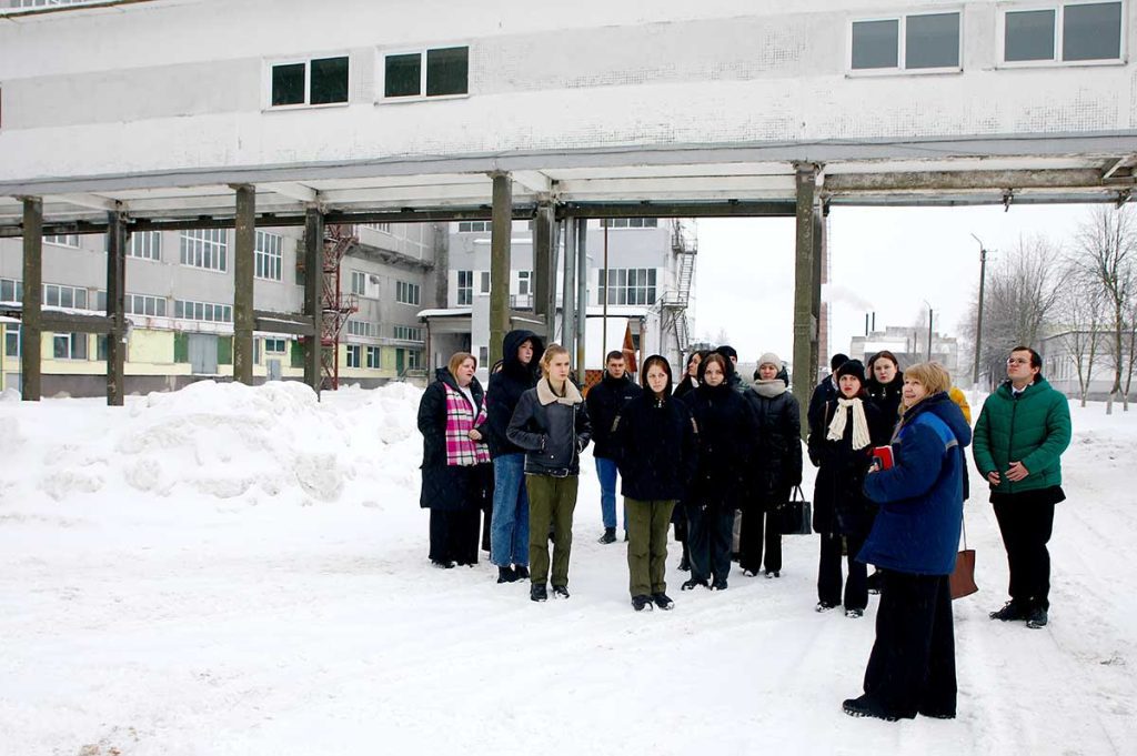 Молодые специалисты посетили Климовичский комбинат хлебопродуктов