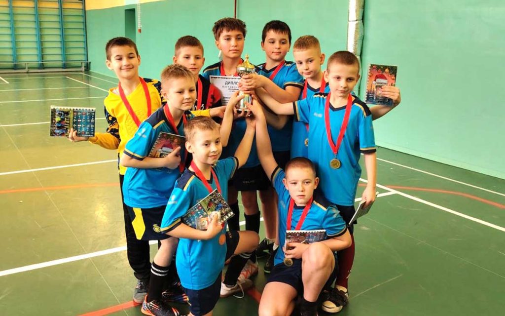 Сборная Климовичей выиграла турнир по мини-футболу