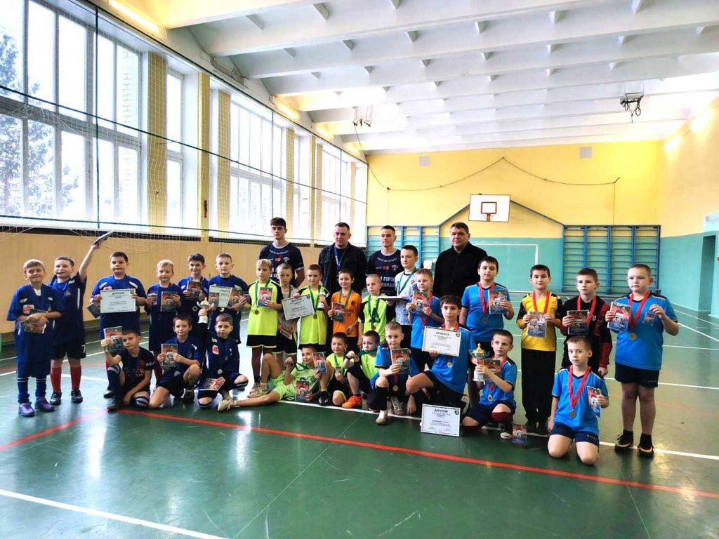 Сборная Климовичей выиграла турнир по мини-футболу