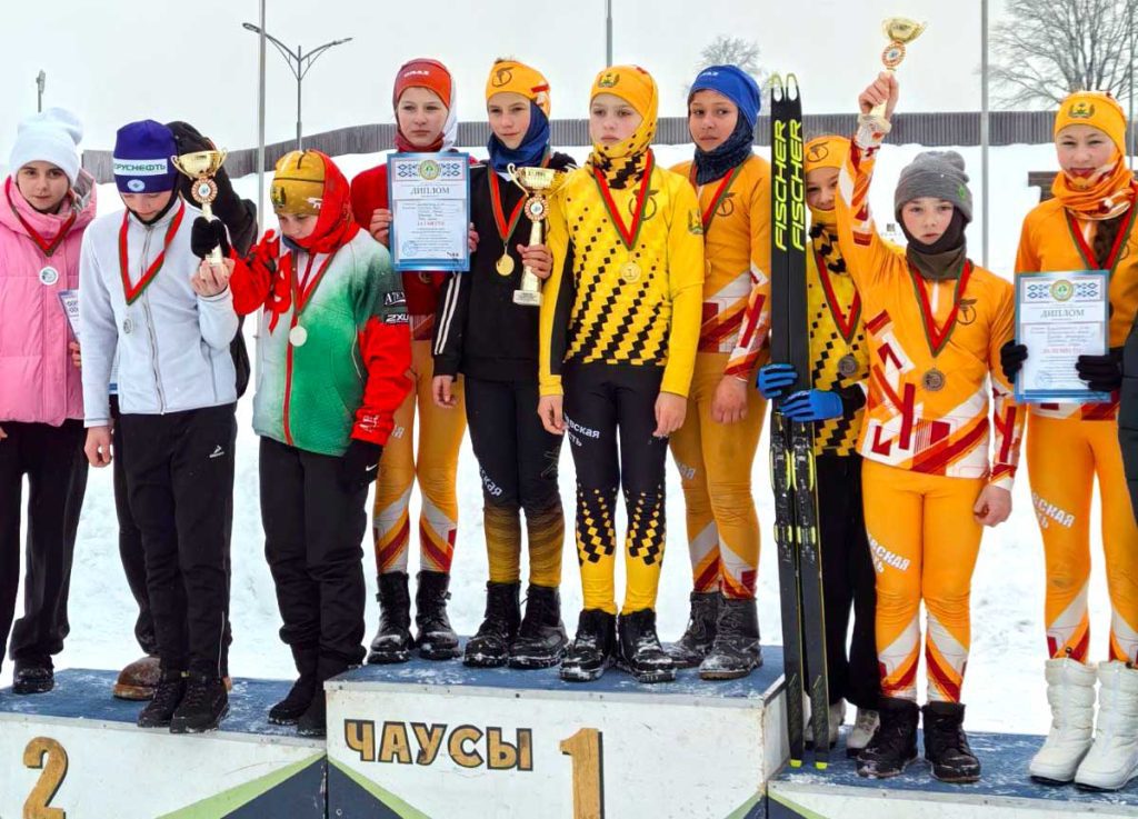 Победа и четыре места в соревновании: юные биатлонисты из Барсуковской школы блеснули на «Снежном снайпере»