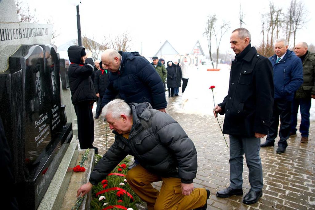 В Климовичах прошел митинг в честь 37-й годовщины вывода войск из Афганистана