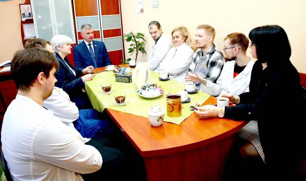 Глава района Виктор Пугач встретился с молодыми специалистами УЗ «Климовичская ЦРБ»