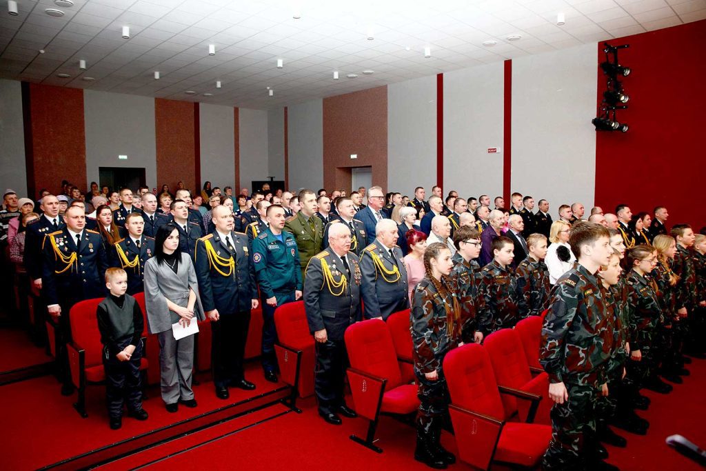В районном центре культуры чествовали климовичских милиционеров