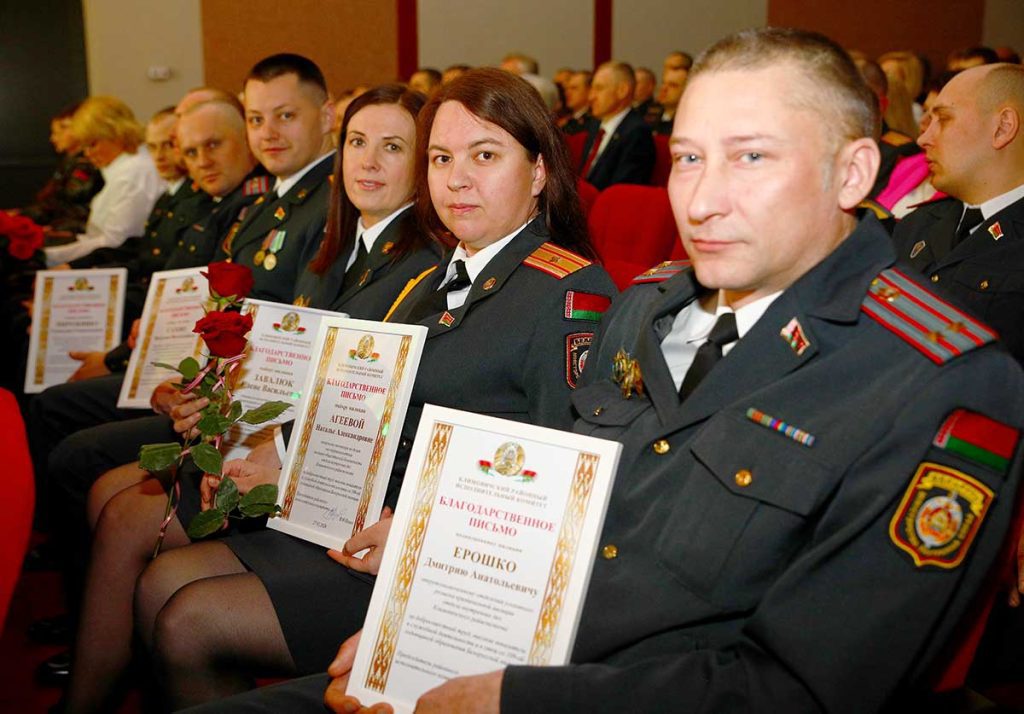 В районном центре культуры чествовали климовичских милиционеров