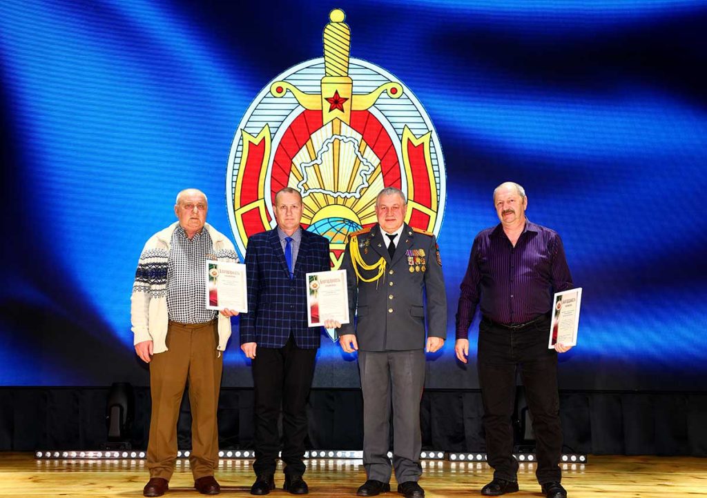 В районном центре культуры чествовали климовичских милиционеров