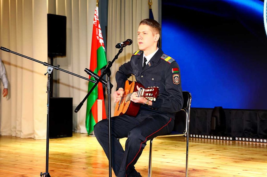 В районном центре культуры чествовали климовичских милиционеров