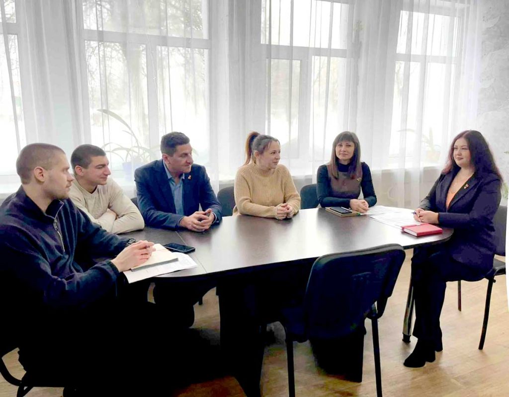 На Климовщине проходят встречи молодежного лидера и идеолога с работающей молодежью