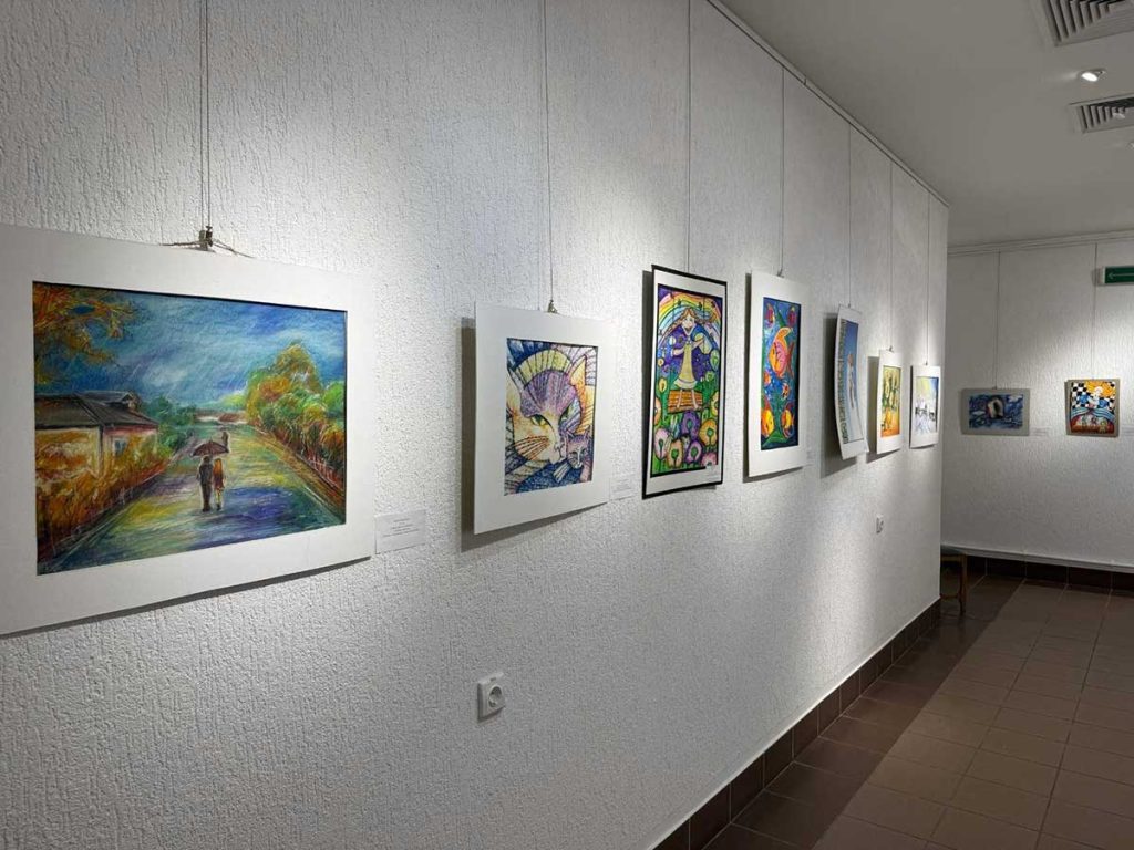 Творческие работы учащихся и учителей Климовичской ДШИИ выставляются в Минске