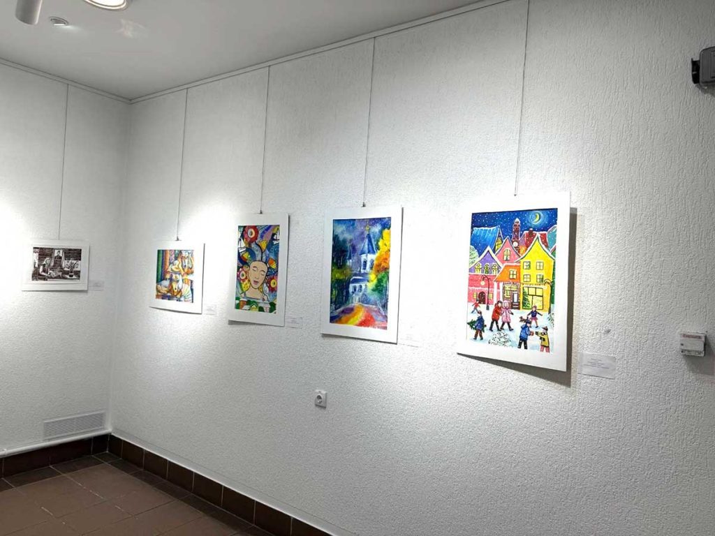 Творческие работы учащихся и учителей Климовичской ДШИИ выставляются в Минске