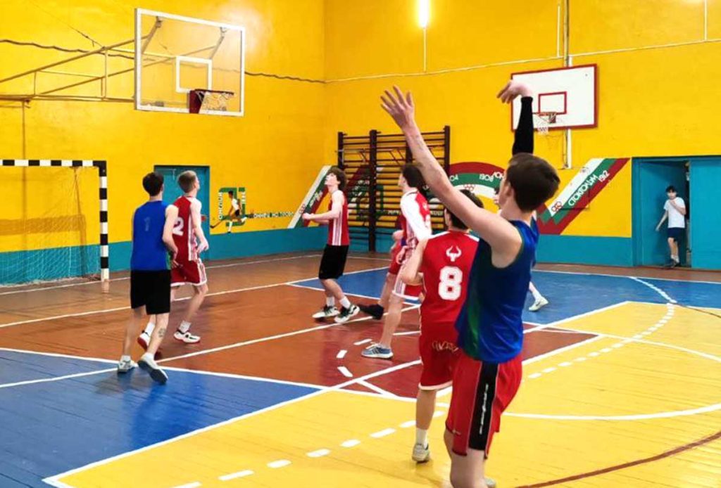 В Климовичском аграрном колледже состоялся товарищеский матч по баскетболу