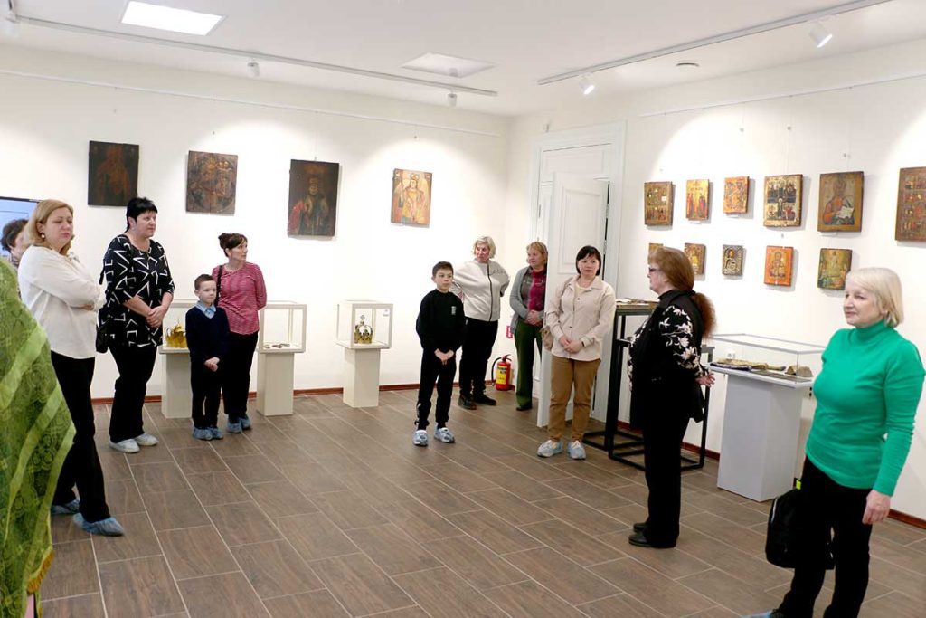 «Божественный лик православной иконы»: сотрудники редакции посетили выставку