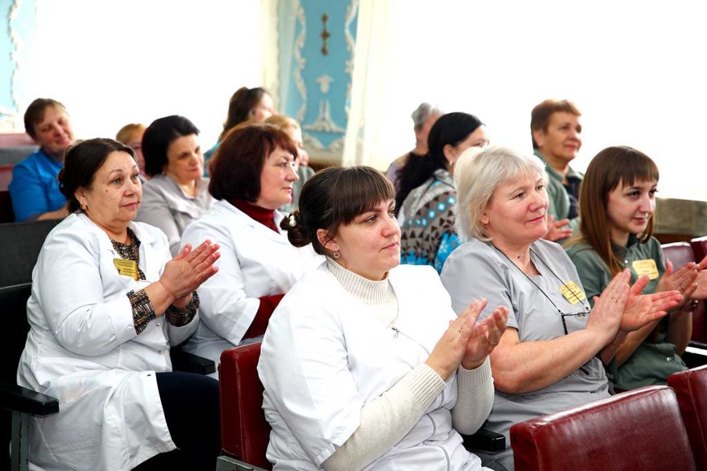 «Тимовляне» поздравили работников Климовичской ЦРБ с наступающим Днем женщин