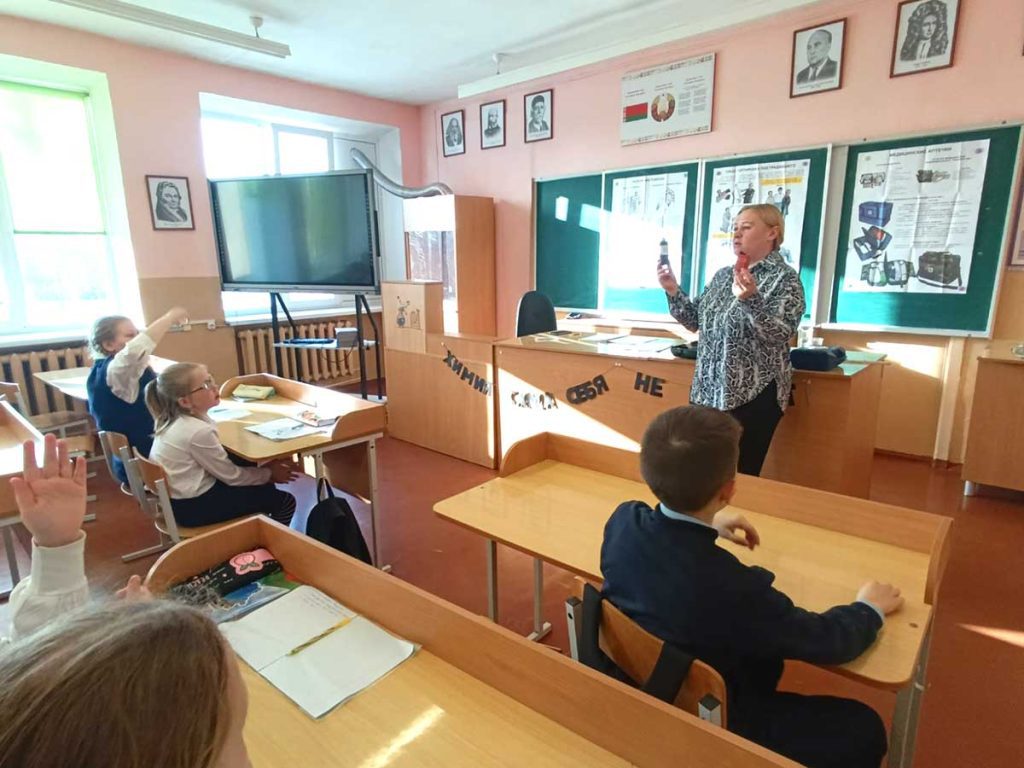 В гимназии Климовичей прошел урок безопасности: как предвидеть и избегать опасности