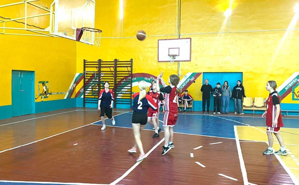 В Климовичах определили победителей первенства района по стритболу