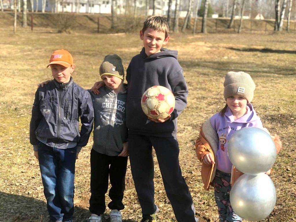 Квесты, эстафеты и конкурсы: как отдыхали дети в Тимоновской школе