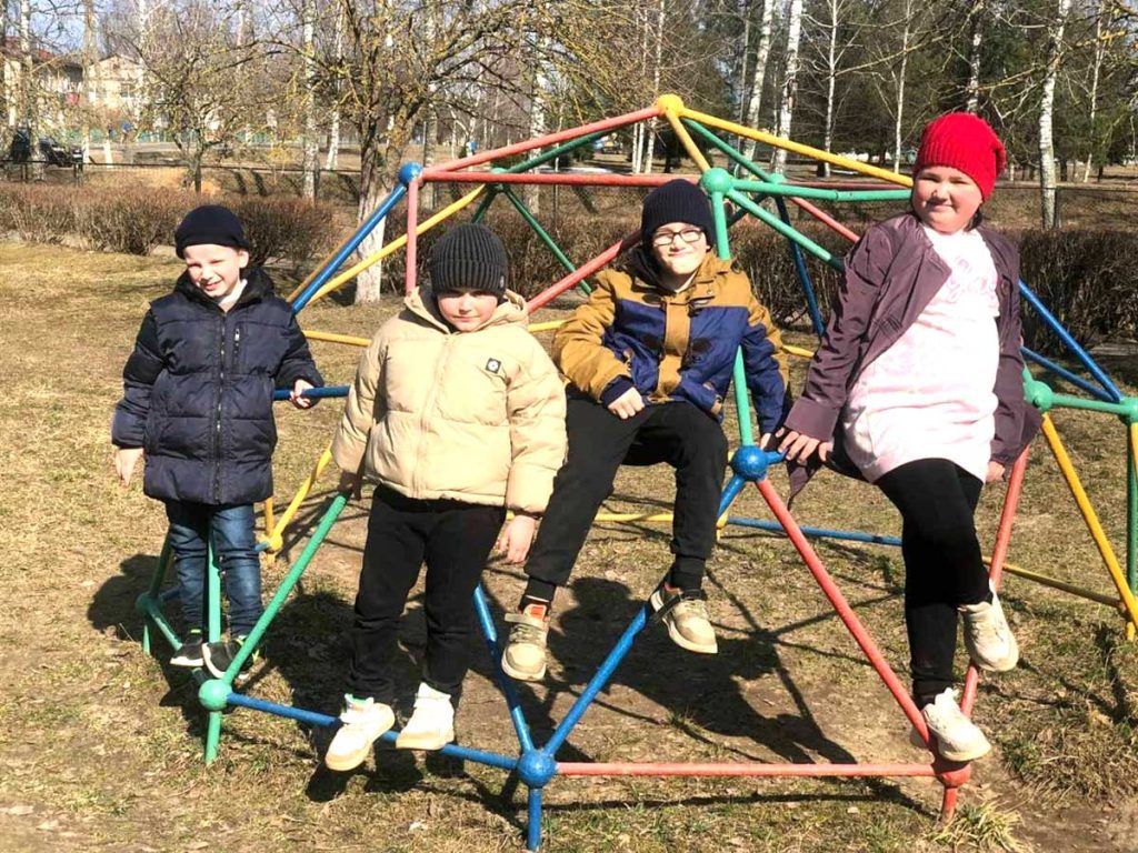 Квесты, эстафеты и конкурсы: как отдыхали дети в Тимоновской школе