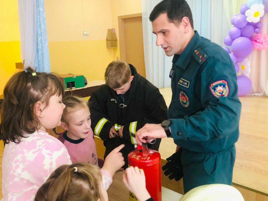 Квесты, эстафеты и конкурсы: как отдыхали дети в Тимоновской школе