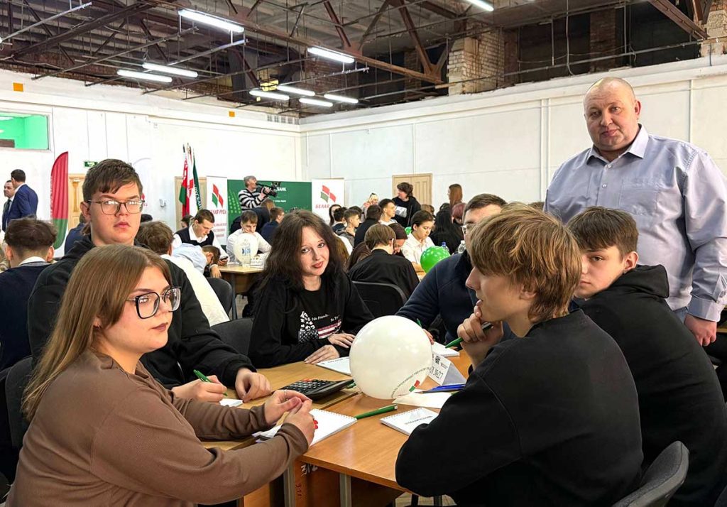 Климовчане участвуют в областном турнире «Учись. Сберегай. Зарабатывай»