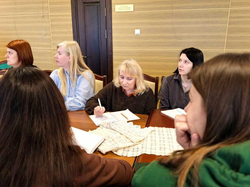 Климовчанка Татьяна Сапожкова участвует в областном семинаре-практикуме по ткачеству