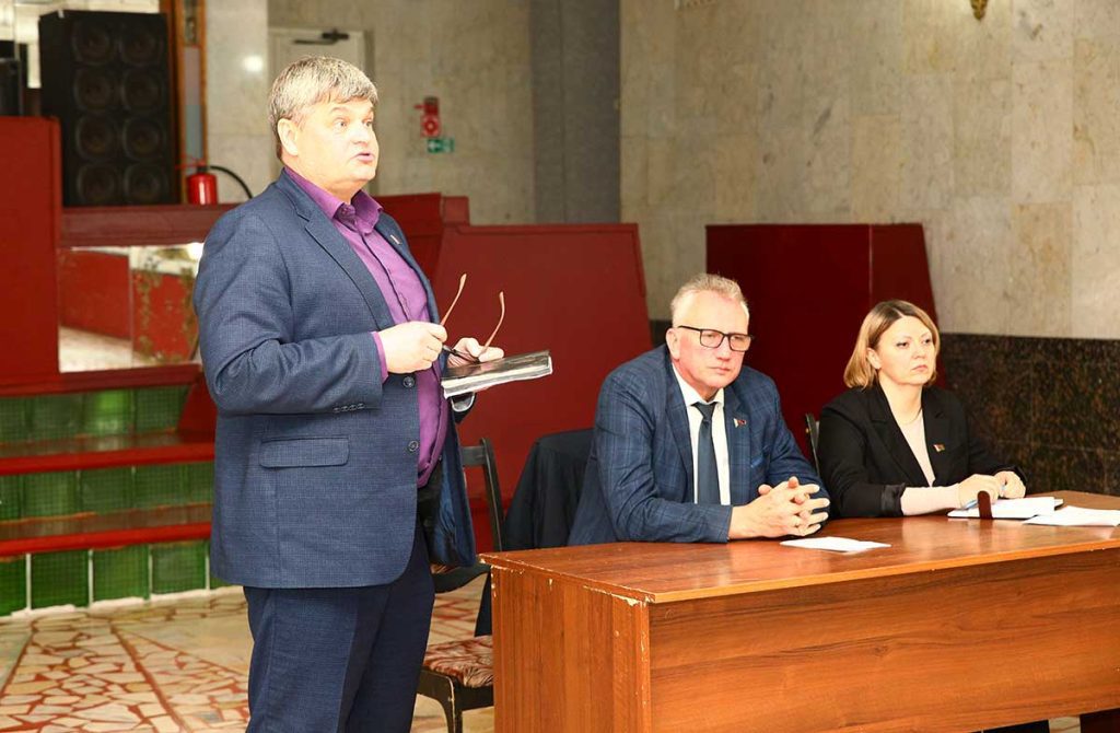 Кто пришел на встречу с жителями микрозоны «Северная» в Климовичах