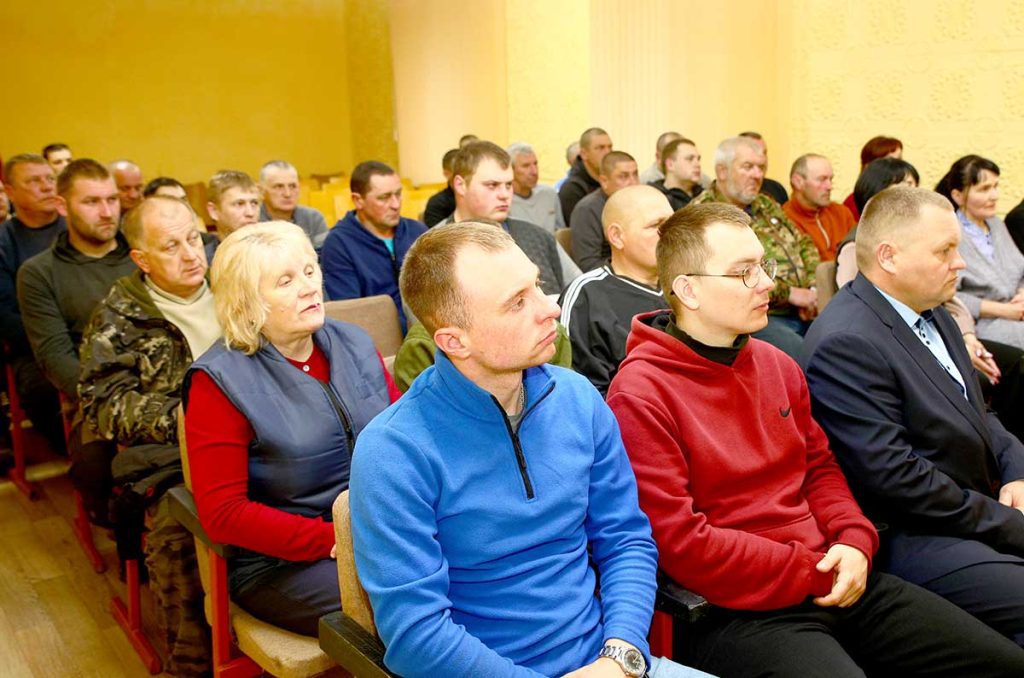 Виктор Пугач встретился с работниками «ПМК-88 Водстрой» в единый день информирования населения