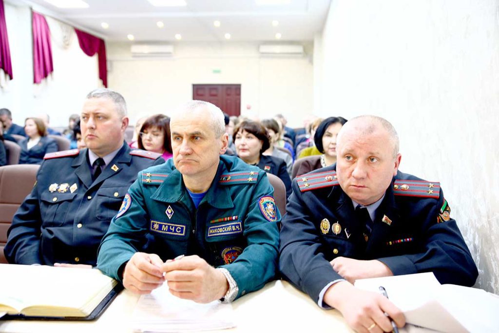 В Климовичах обсудили организацию питания школьников и защиту детей от семейного неблагополучия