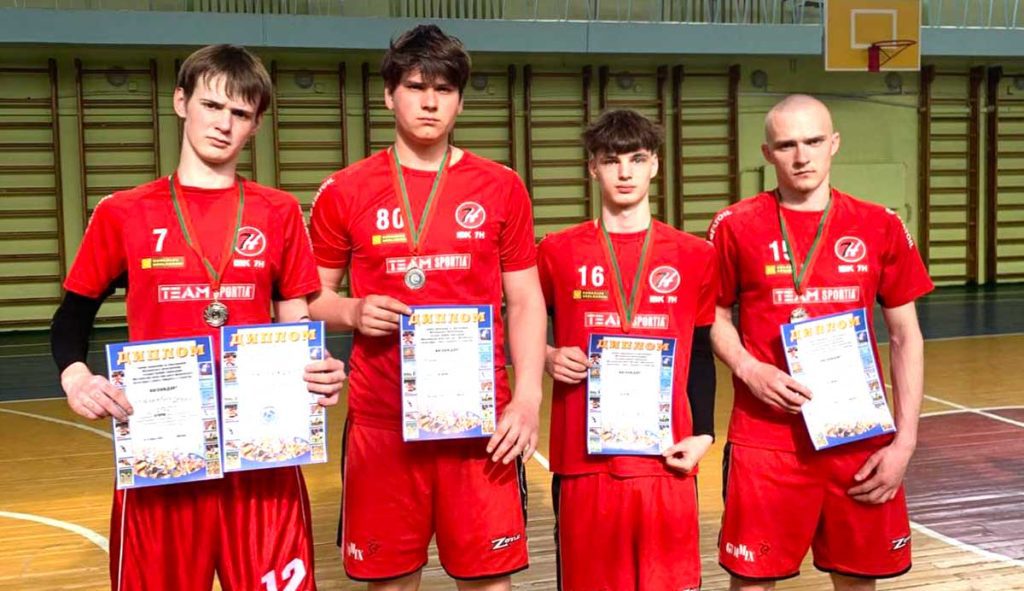 Учащиеся Климовичского аграрного колледжа завоевали серебро соревнований по баскетболу